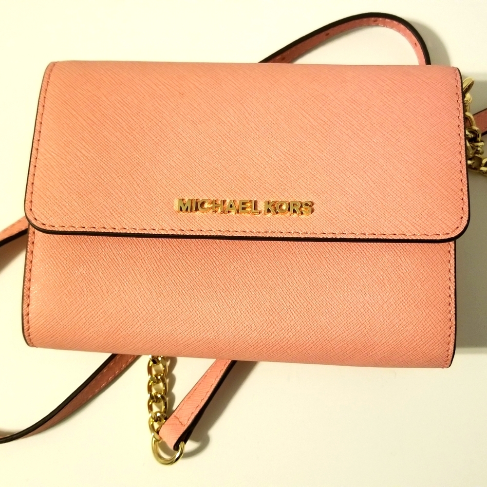 Michael Kors rose pink/gold clutch
